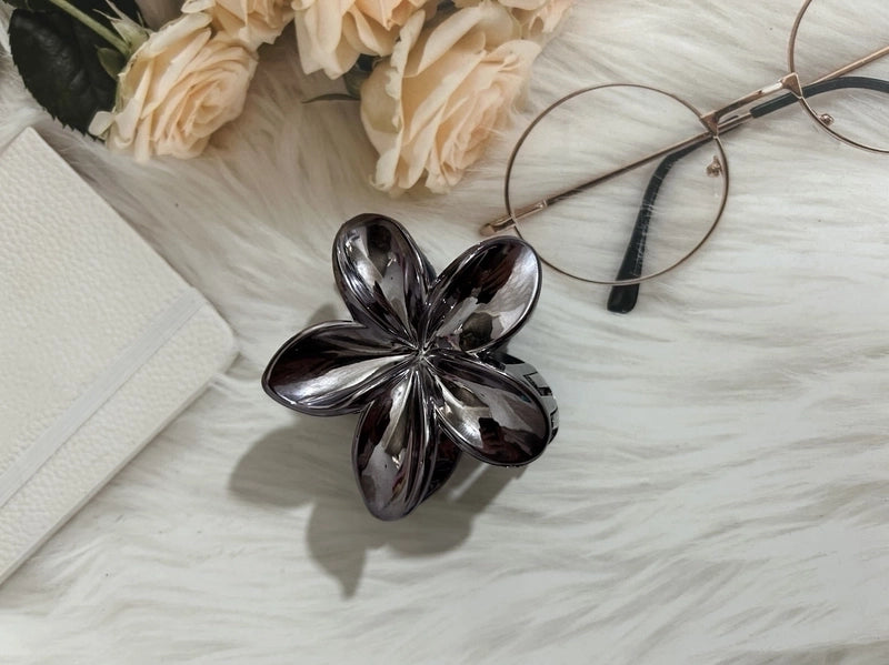 2 Pieces Women’s Sweet Flower Arylic Hair Claws