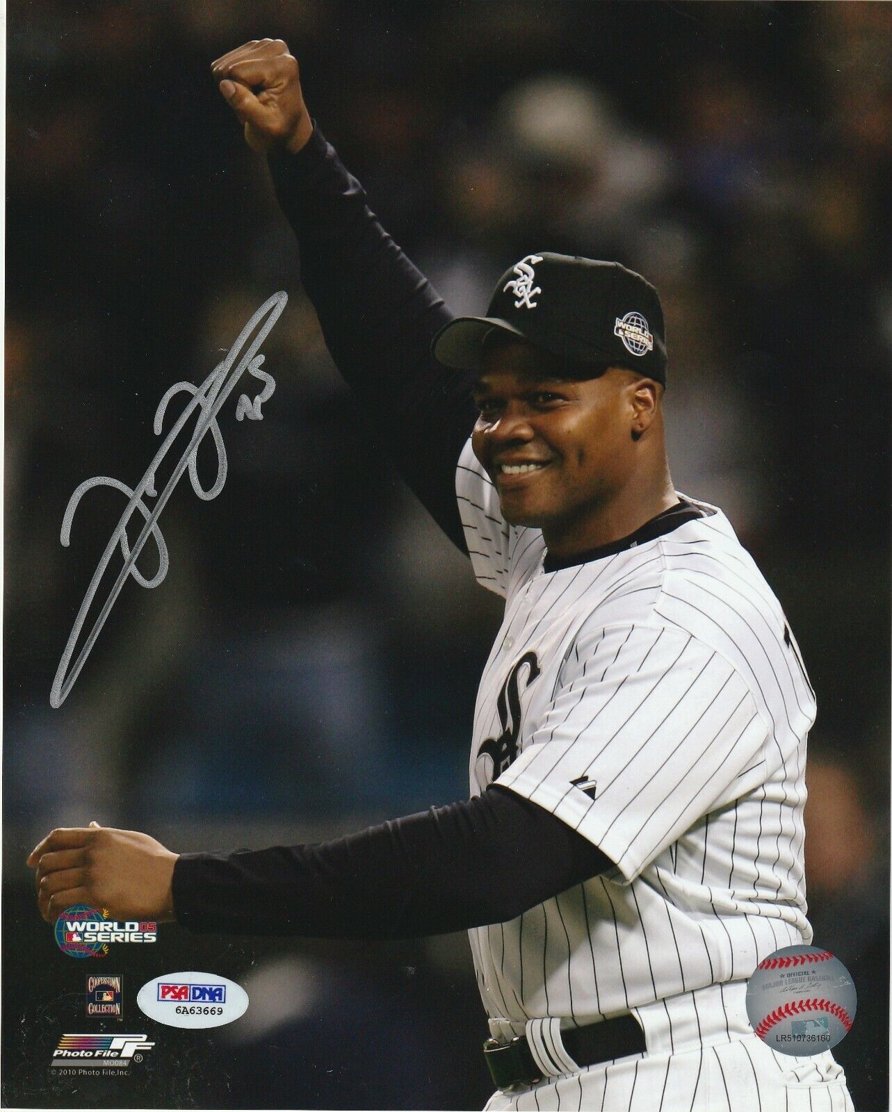 FRANK THOMAS Signed Chicago WHITE SOX WORLD SERIES 8x10 Photo Poster painting w/ PSA COA