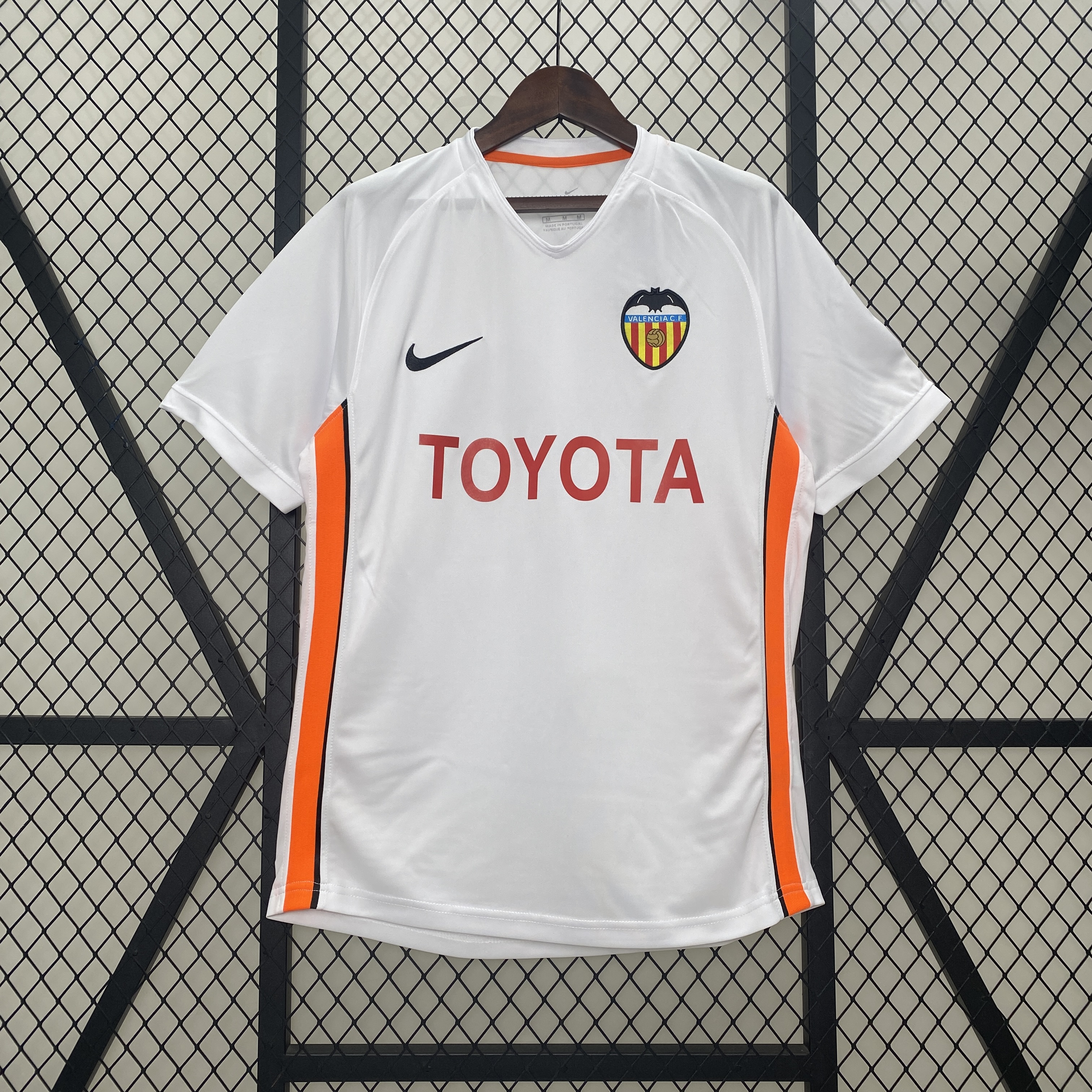 Retro Valencia 2006-07 Home Jersey