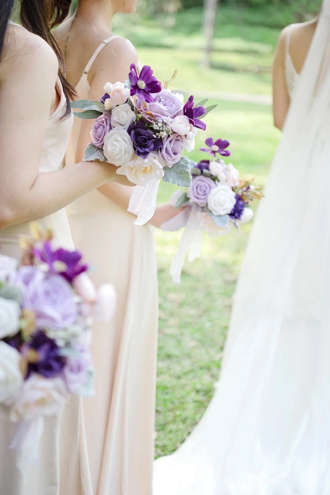 Maid of Honor & Bridesmaid Bouquets in Lilac & Gold