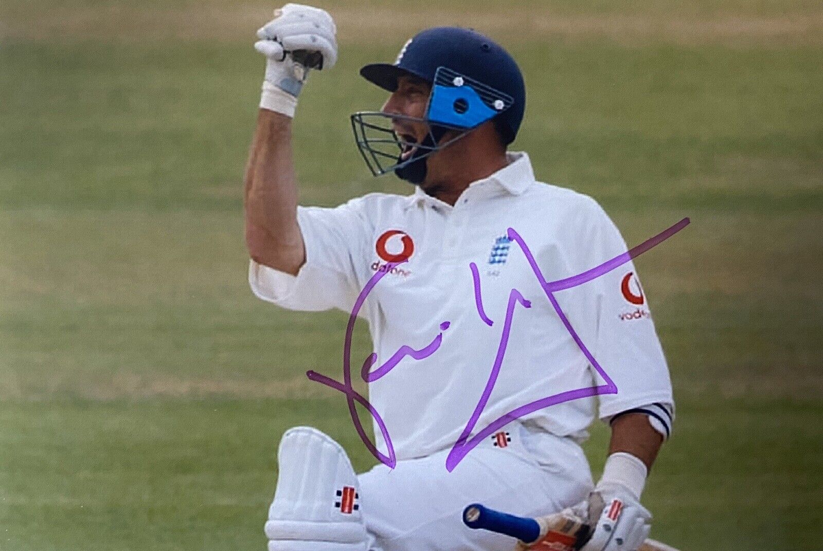 Nasser Hussain Genuine Hand Signed England 6X4 Cricket Photo Poster painting 2