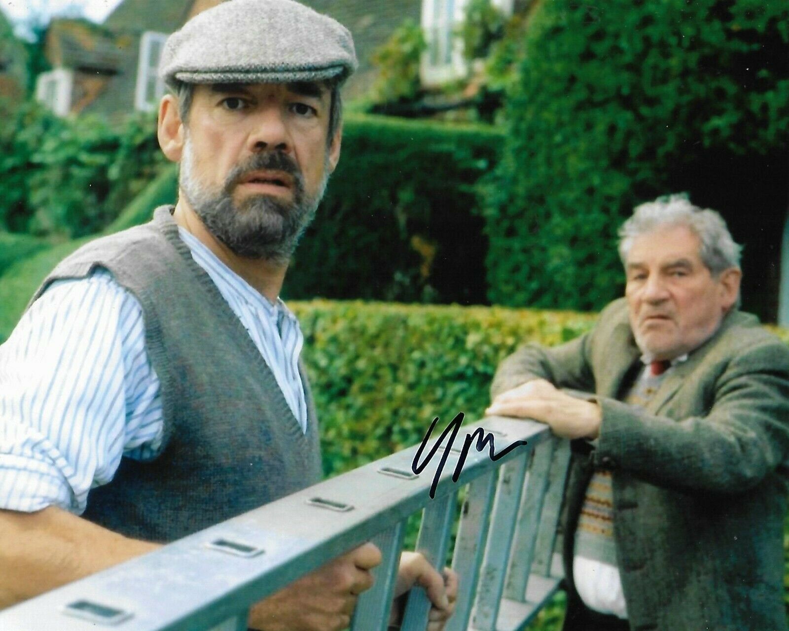 TREVOR PEACOCK - THE VICAR OF DIBLEY - GENUINE HAND SIGNED Photo Poster paintingGRAPH