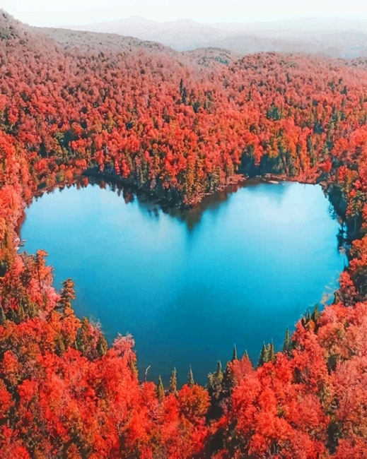 

Heart Lake Canada – Paint By Numbers - 40*50CM, 501 Original