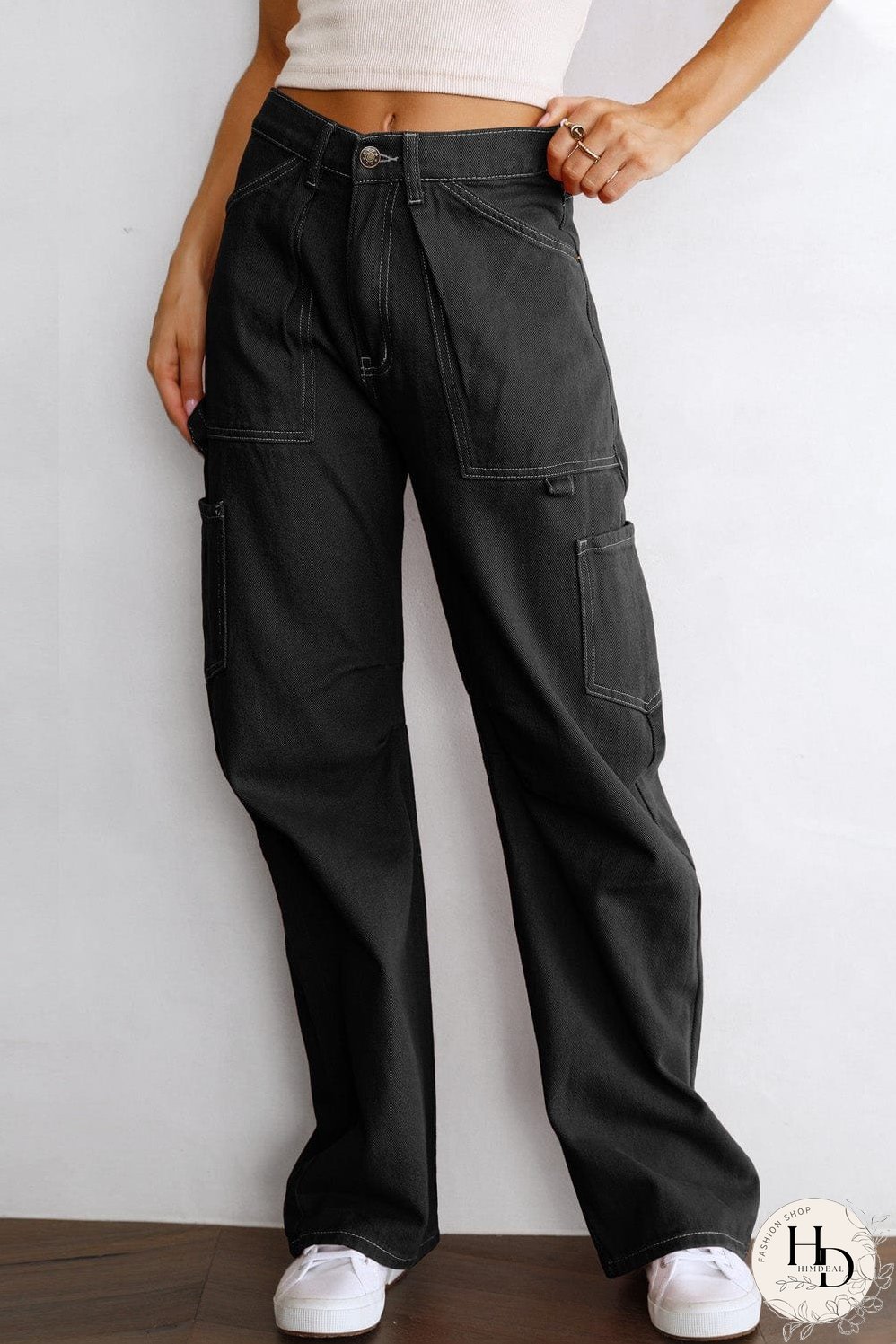 Streetwear-Inspired Black Cargo Pants