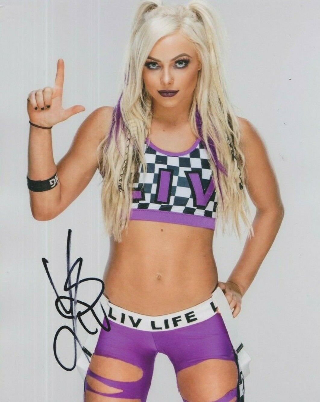 Liv Morgan (WWE) **HAND SIGNED** 10x8 Photo Poster painting ~ AUTOGRAPHED