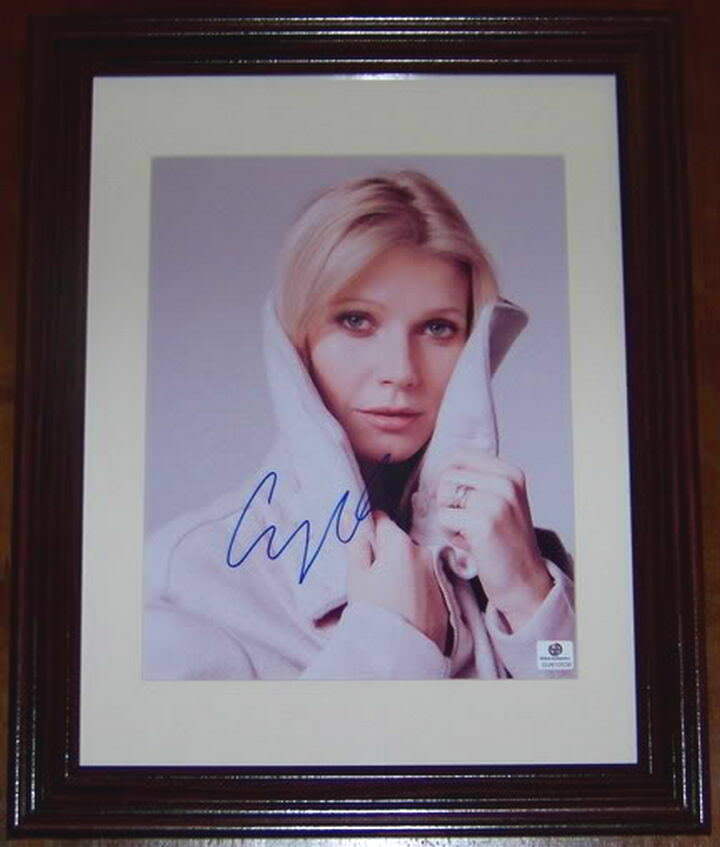 SALE! Gwyneth Paltrow Signed Autographed Framed 8x10 Photo Poster painting Global GV GA GAI COA!