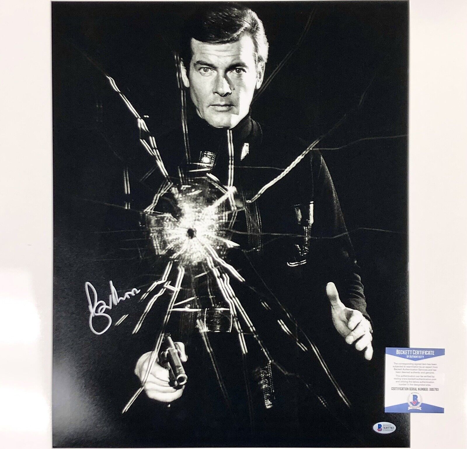 Roger Moore signed James Bond 007 16x20 Photo Poster painting #3 Autograph ~ Beckett BAS COA