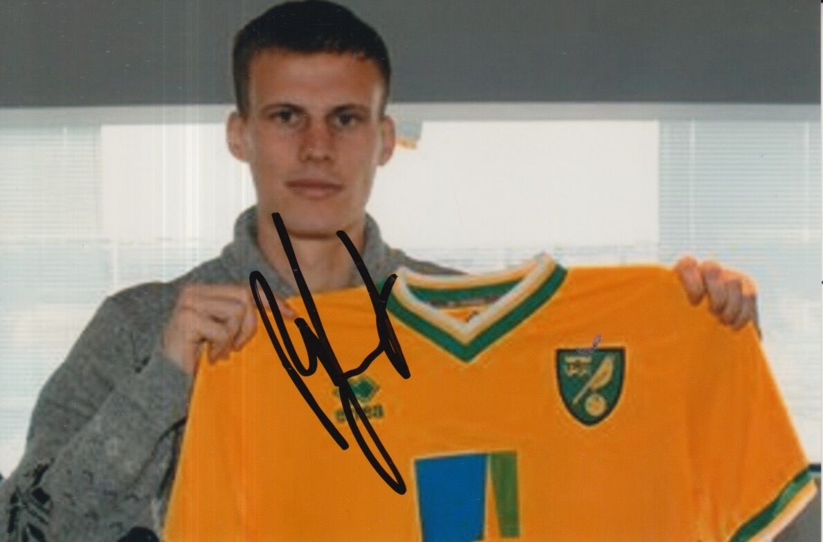 NORWICH CITY HAND SIGNED RYAN BENNETT 6X4 Photo Poster painting.