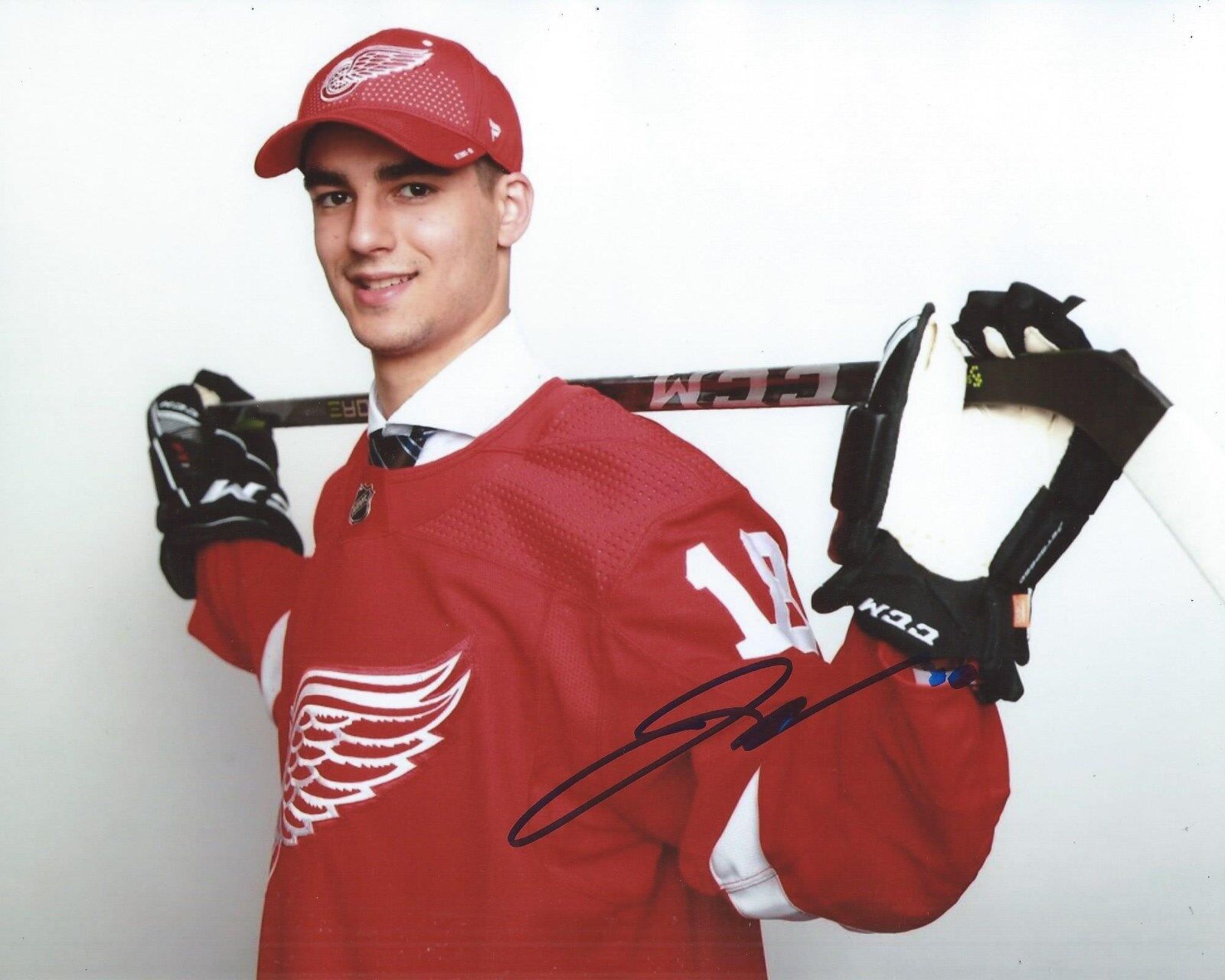 Joe Veleno Signed 8x10 Draft Photo Poster painting Detroit Red Wings Autographed COA