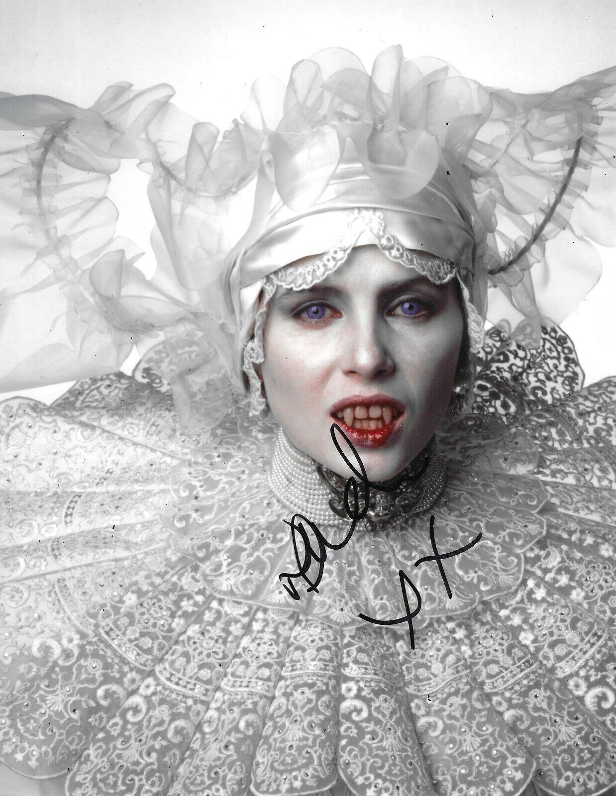 Sadie Frost Signed Bram Stokers Dracula 10x8 Photo Poster painting AFTAL