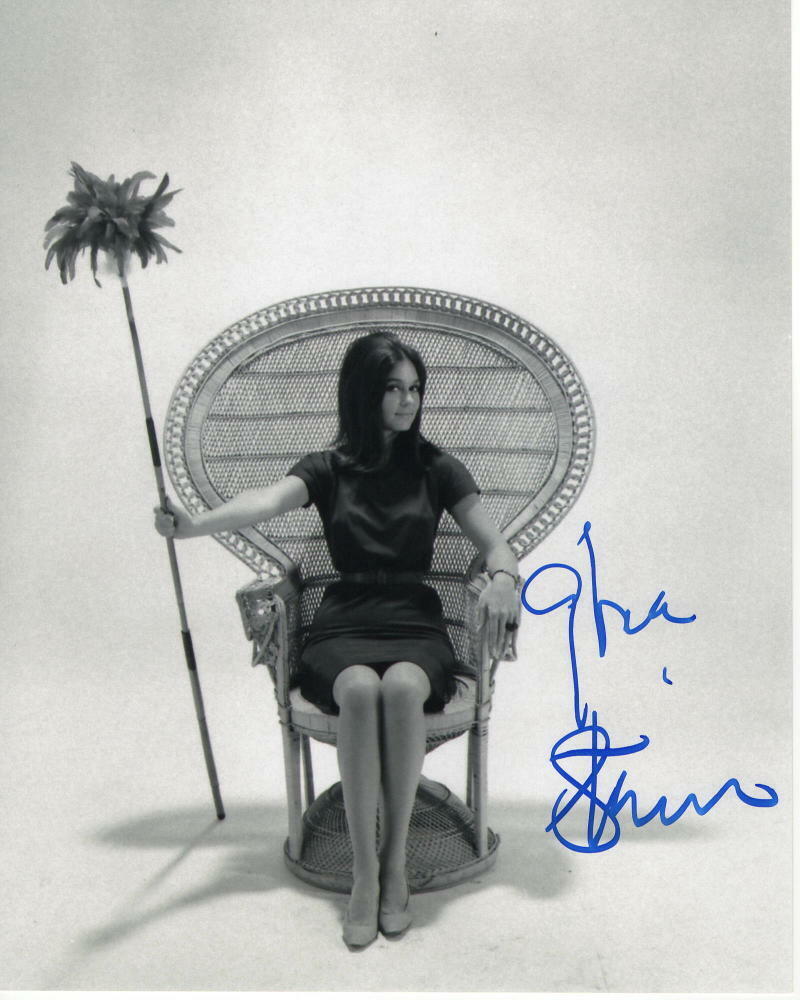 GLORIA STEINEM SIGNED AUTOGRAPHED 8X10 Photo Poster painting - FEMINIST ICON, LEGEND, STEINAM C