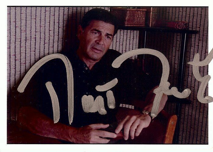 Robert Forster Autographed 2.5 X 3.5 Photo Poster painting Jackie Brown Sitting GX31169