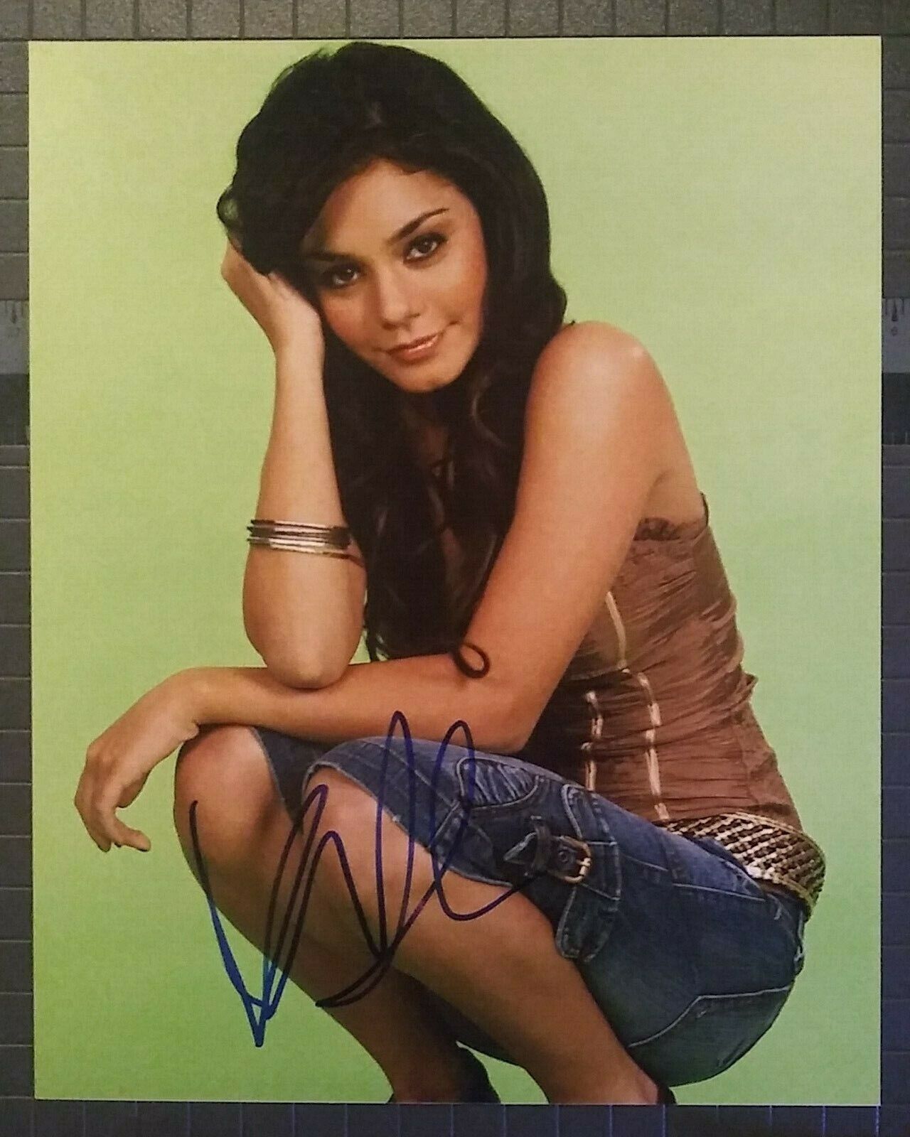 Vanessa Hudgens signed 8x10