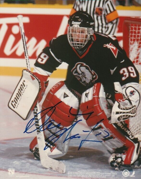 DOMINIK HASEK SIGNED BUFFALO SABRES GOALIE 8x10 Photo Poster painting! HHOF Autograph