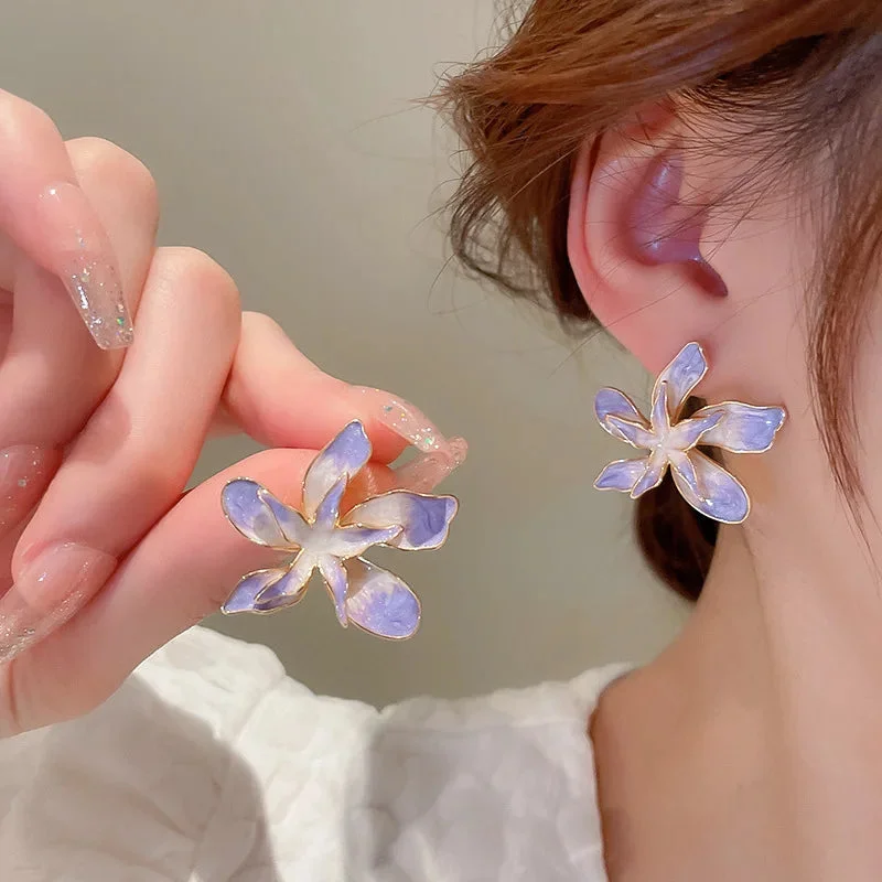 Brownm Gold Stud Earrings