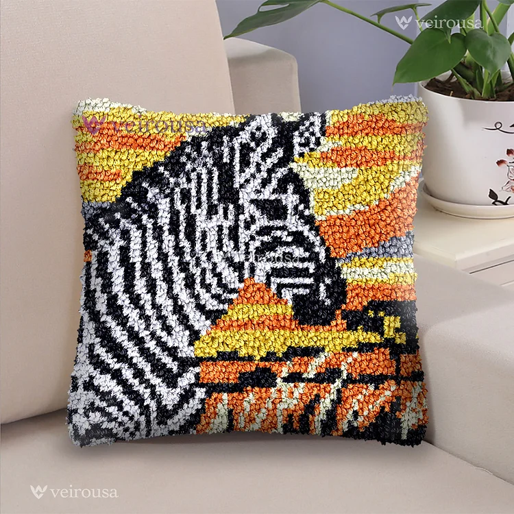 Zebra Latch Hook Pillow Kit for Adult, Beginner and Kid veirousa