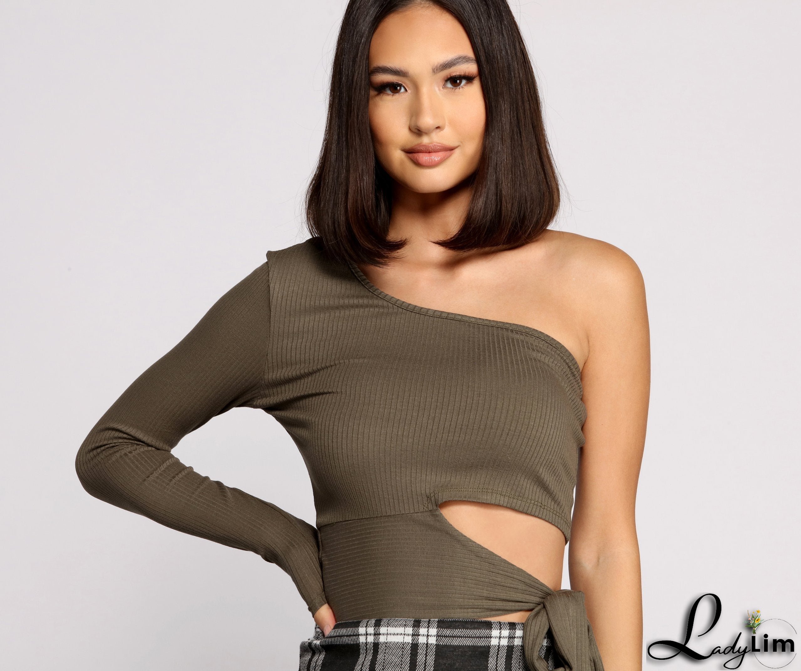 Single Sleeve Ribbed Crop Top