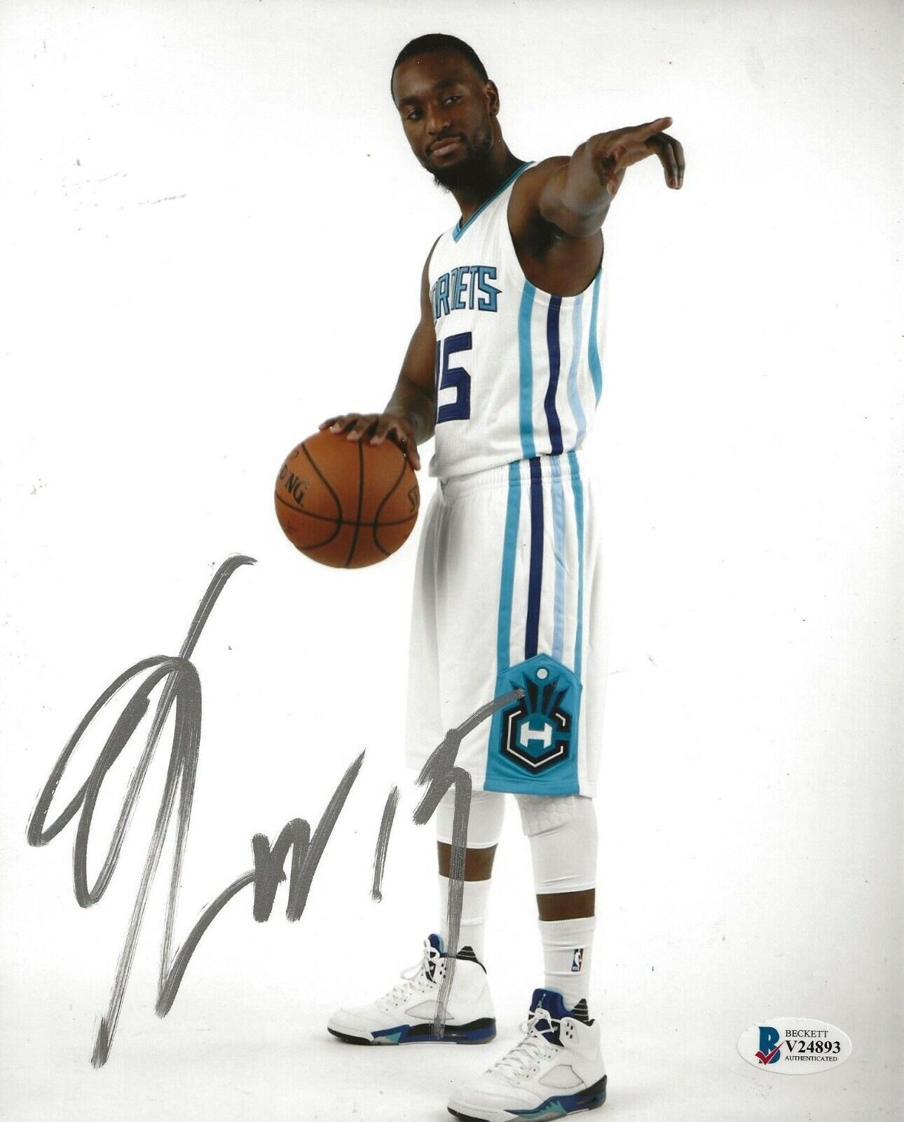 Kemba Walker signed Charlotte Hornets 8x10 Photo Poster painting autographed BAS Beckett