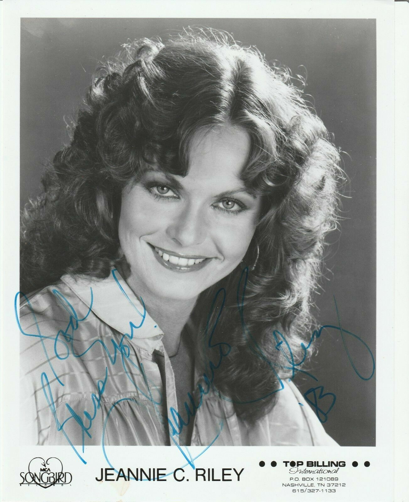 JEANNIE C. RILEY AUTOGRAPHED SIGNED Photo Poster painting (8X10) BLACK & WHITE 7823 WITH COA