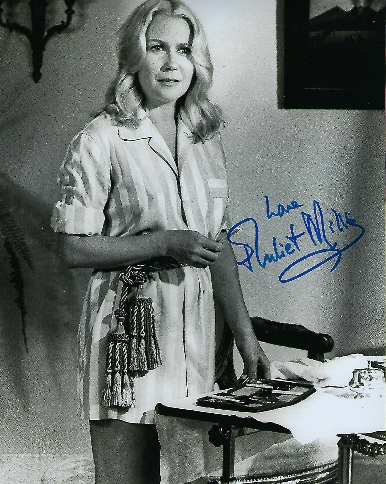 GFA Avanti! '72 Movie Pamela * JULIET MILLS * Signed 8x10 Photo Poster painting J7 COA