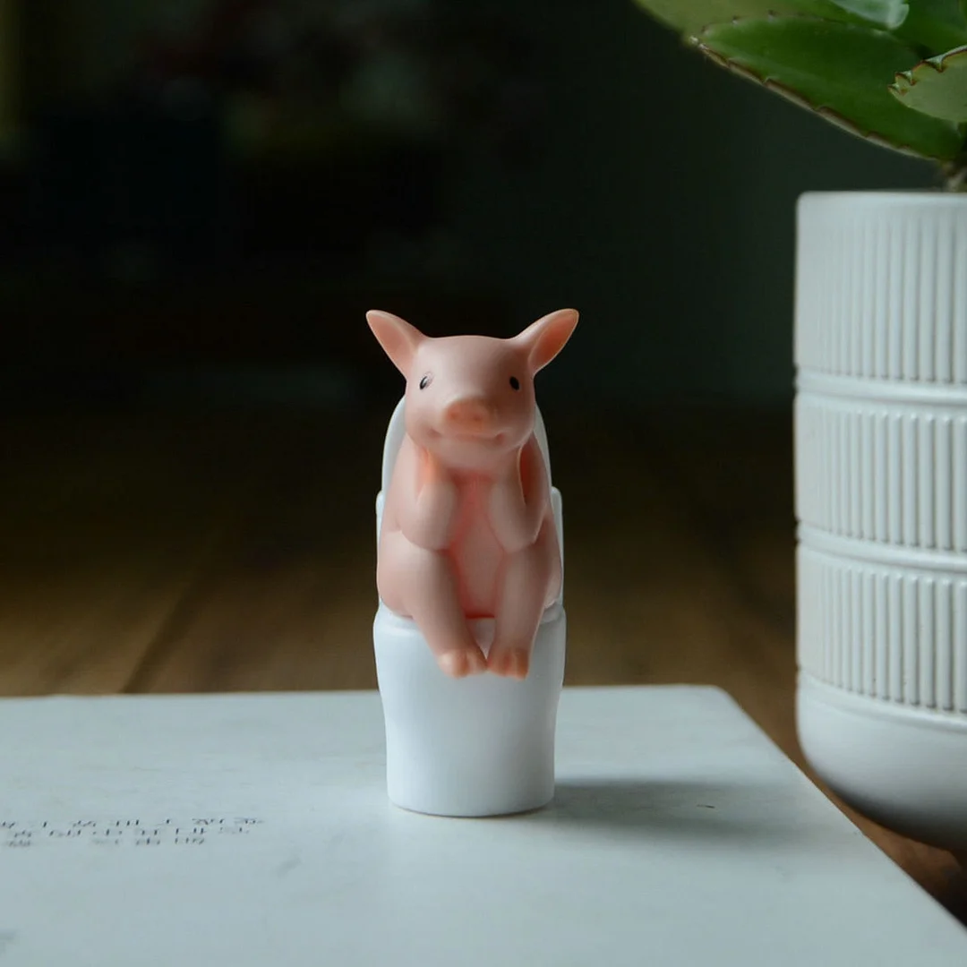 Cute Pig Sitting on Toilet Animal Pig PVC Model Action Figure Decoration Mini Kawaii Toy for Kids Children's Gift Home Decor