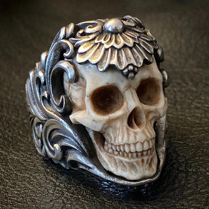 Vintage Polish Floral Armor Antler Skull Ring💀