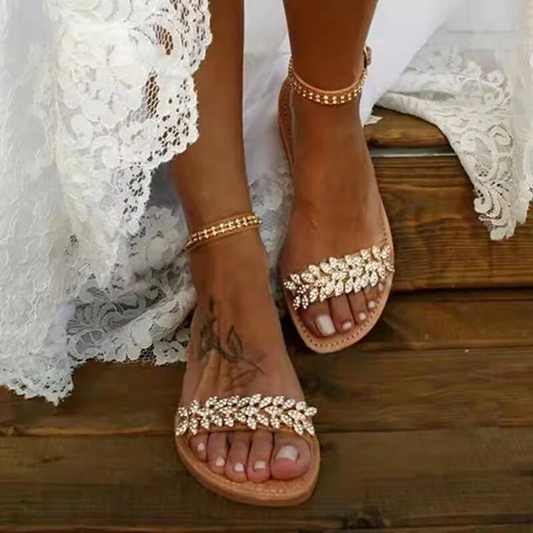 Cutout woven beach shoes