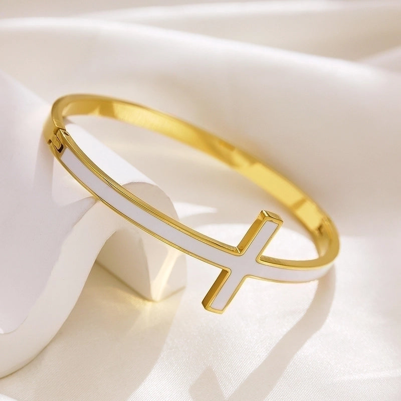 Casual Vintage Style Commute Cross 304 Stainless Steel 18K Gold Plated Titanium Steel Bangle In Bulk