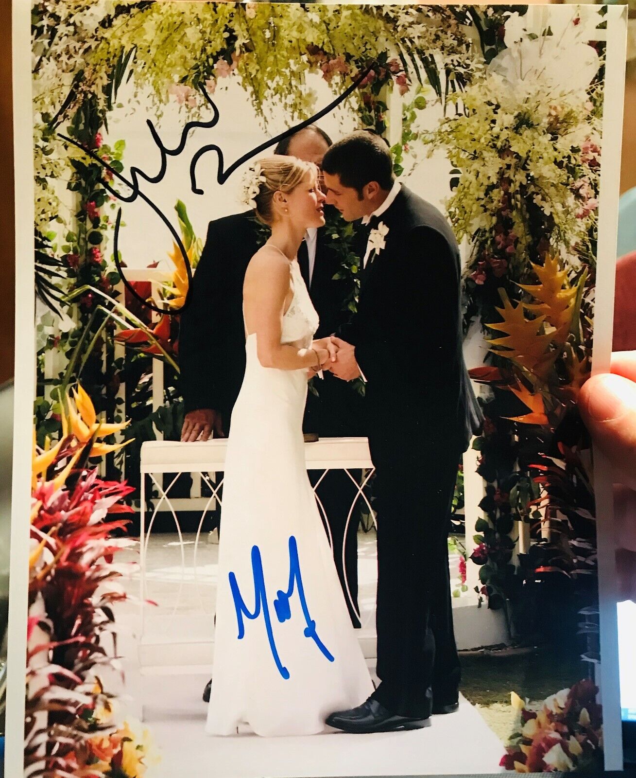 Lost autographed Photo Poster painting signed 8X10 #1 Matthew Fox Julie Bowen