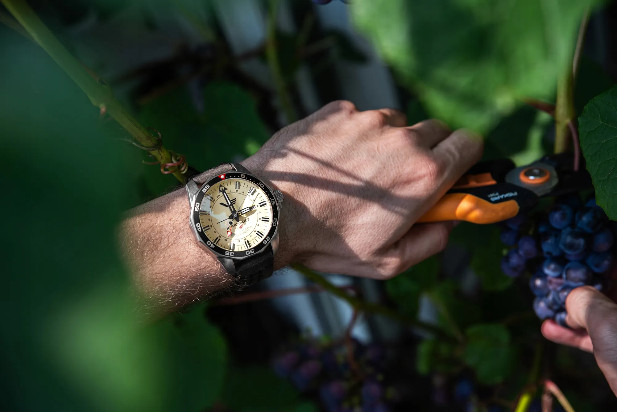 Pánske hodinky Vostok Europe NH34-225A713 hnedé Klasický štýl