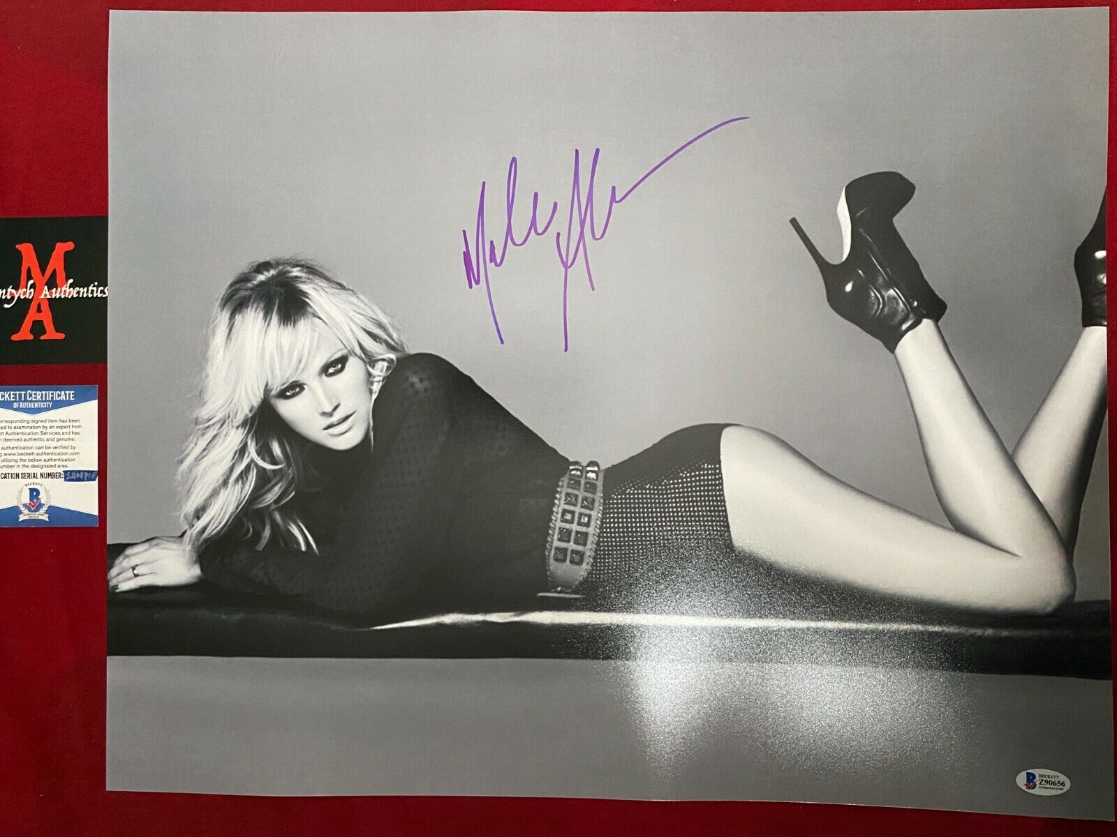 MALIN AKERMAN AUTOGRAPHED SIGNED 16x20 Photo Poster painting! SEXY! BECKETT COA!