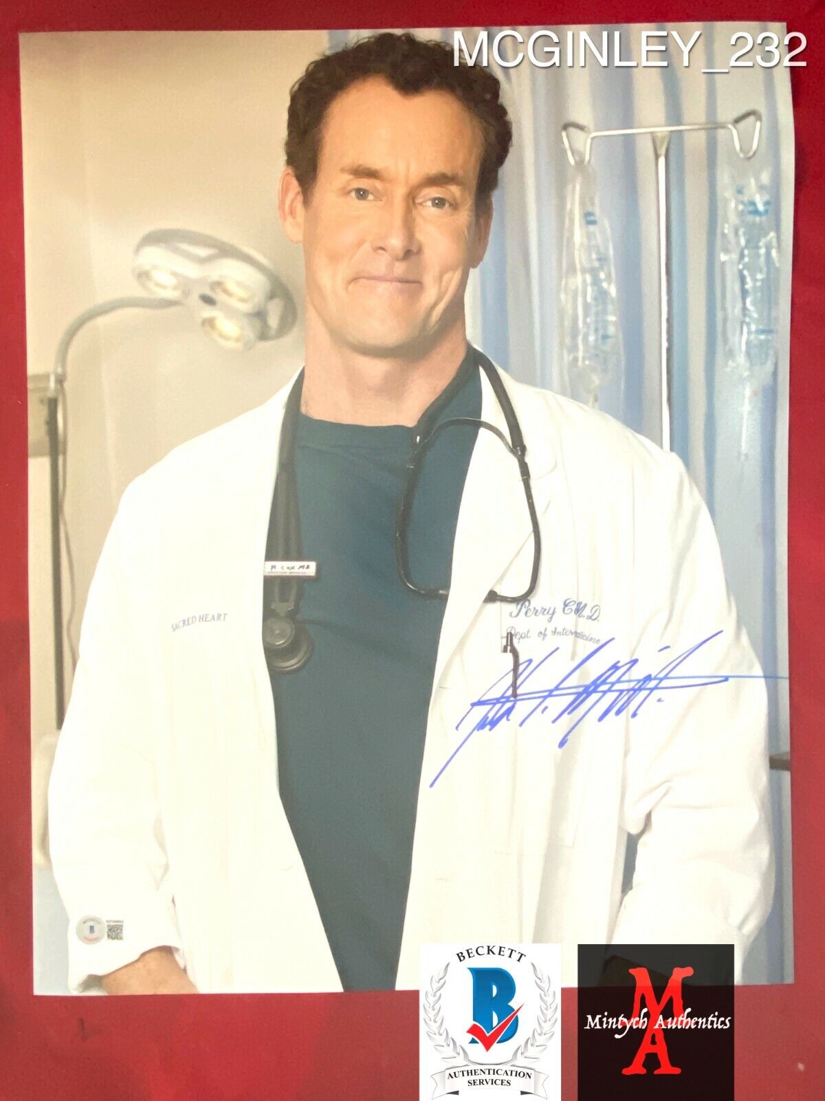 JOHN MCGINLEY AUTOGRAPHED SIGNED 16x20 Photo Poster painting! SCRUBS! DR PERRY COX BECKETT COA!