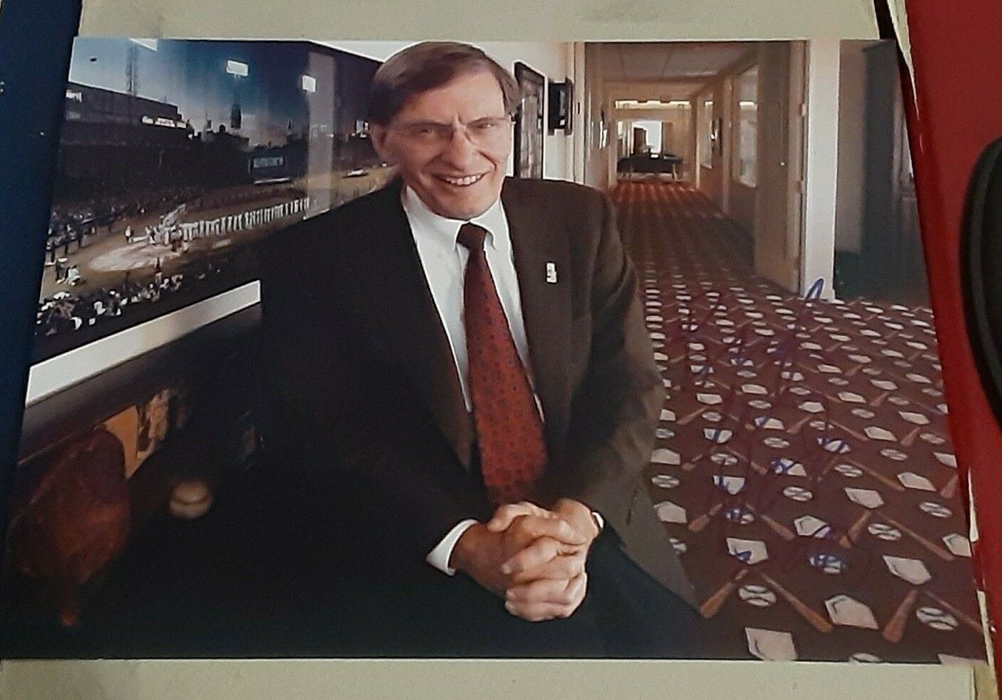 ALLEN H BUD SELIG MILWAUKEE BREWERS COMMISSIONER SIGNED AUTOGRAPHED 8X10 Photo Poster painting 2