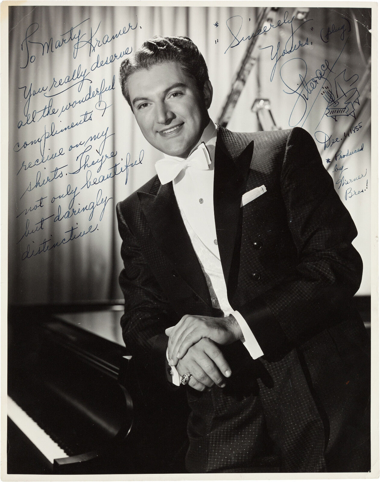 LIBERACE Signed Photo Poster paintinggraph - Pianist / Entertainer / Showman - preprint