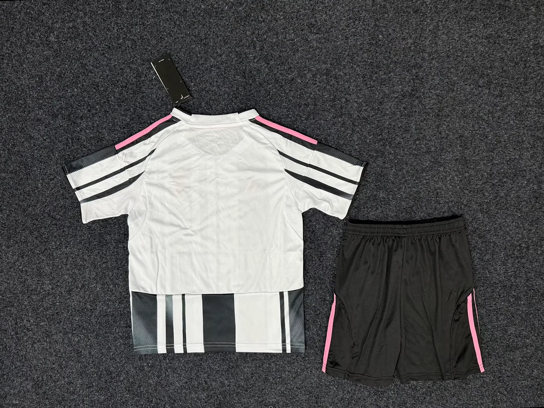 25/26 Juventus Home Kids Kit Football Jersey Thai Quality