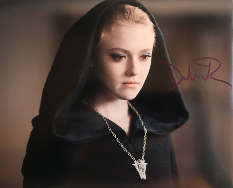 Dakota Fanning Signed Autographed Twilight