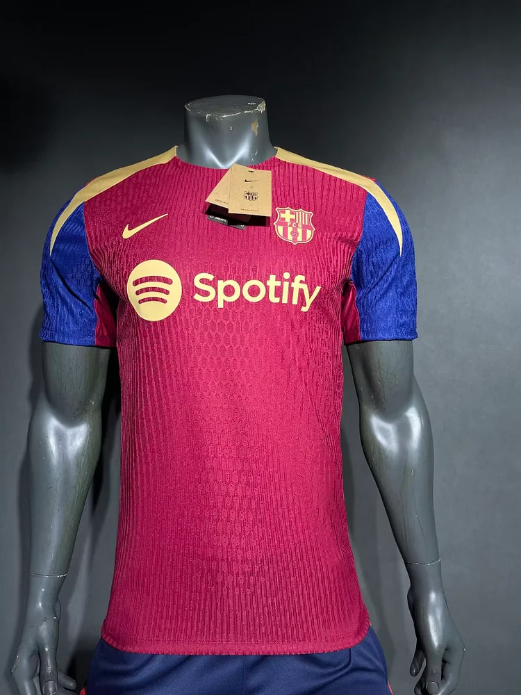 2024/25 Barcelona Training Shirt - Player Edition