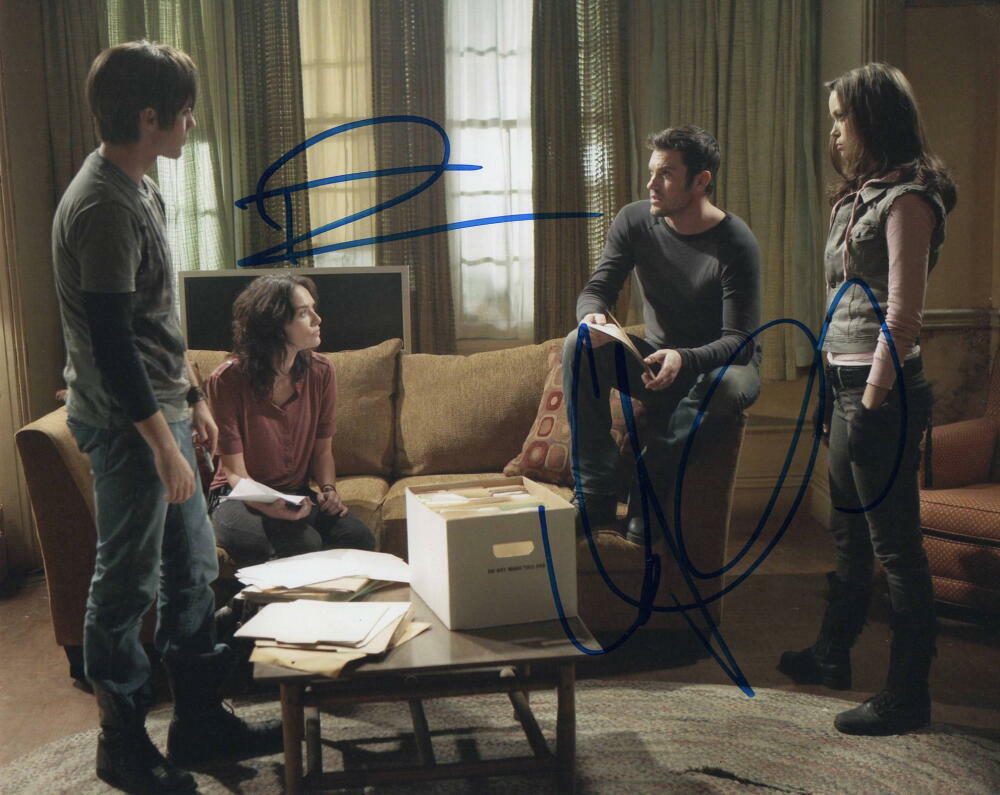 THOMAS DEKKER, LENA HEADEY SIGNED AUTOGRAPH 8X10 Photo Poster painting - SARAH CONNOR CHRONICLES