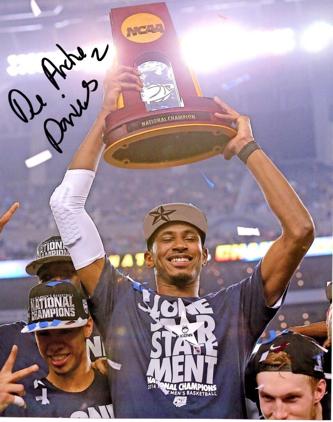 DeAndre Daniels Autograph Signed Photo Poster painting 8x10 UCONN Huskies COA Champs basketball#