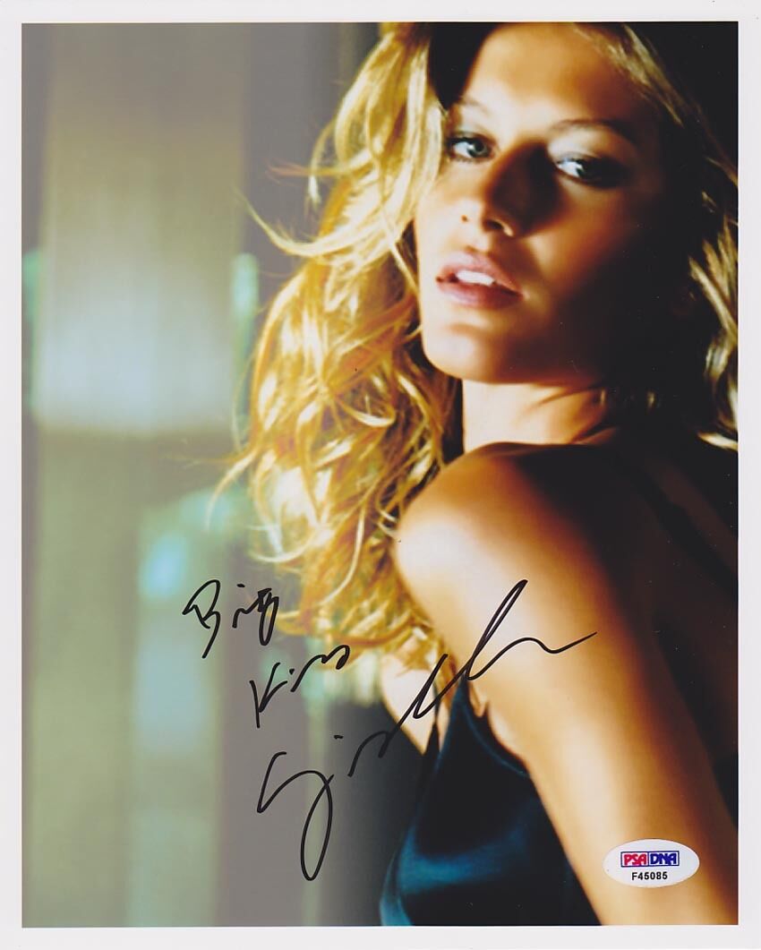 Gisele Bundchen SIGNED 8x10 Photo Poster painting Victoria's Secret Model PSA/DNA AUTOGRAPHED