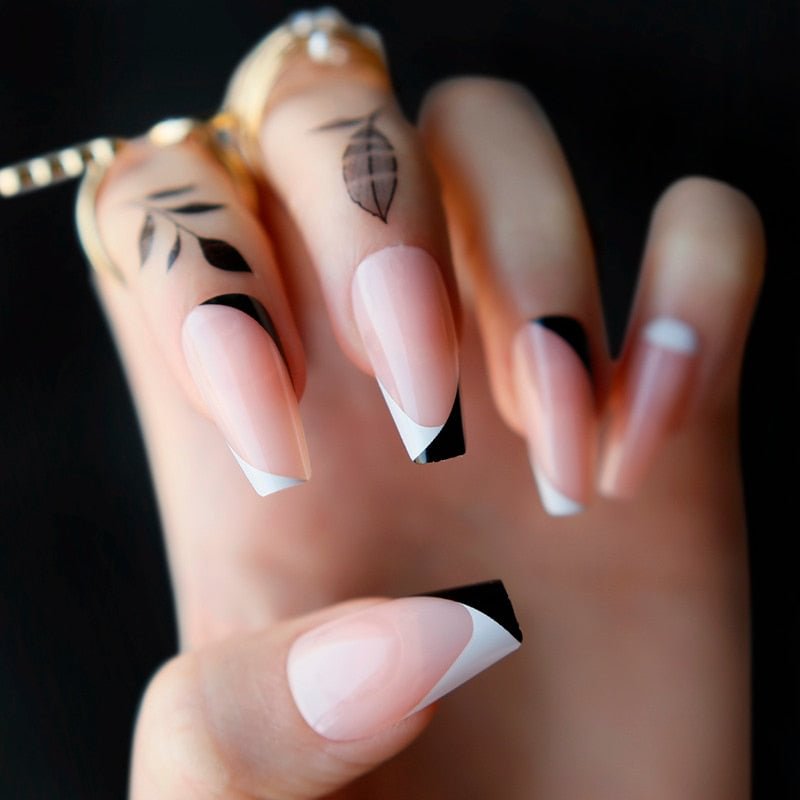 Coffin Nude French Black outline White Fake nails Ballet Art Nails Classic arc French design False nails 24PCS