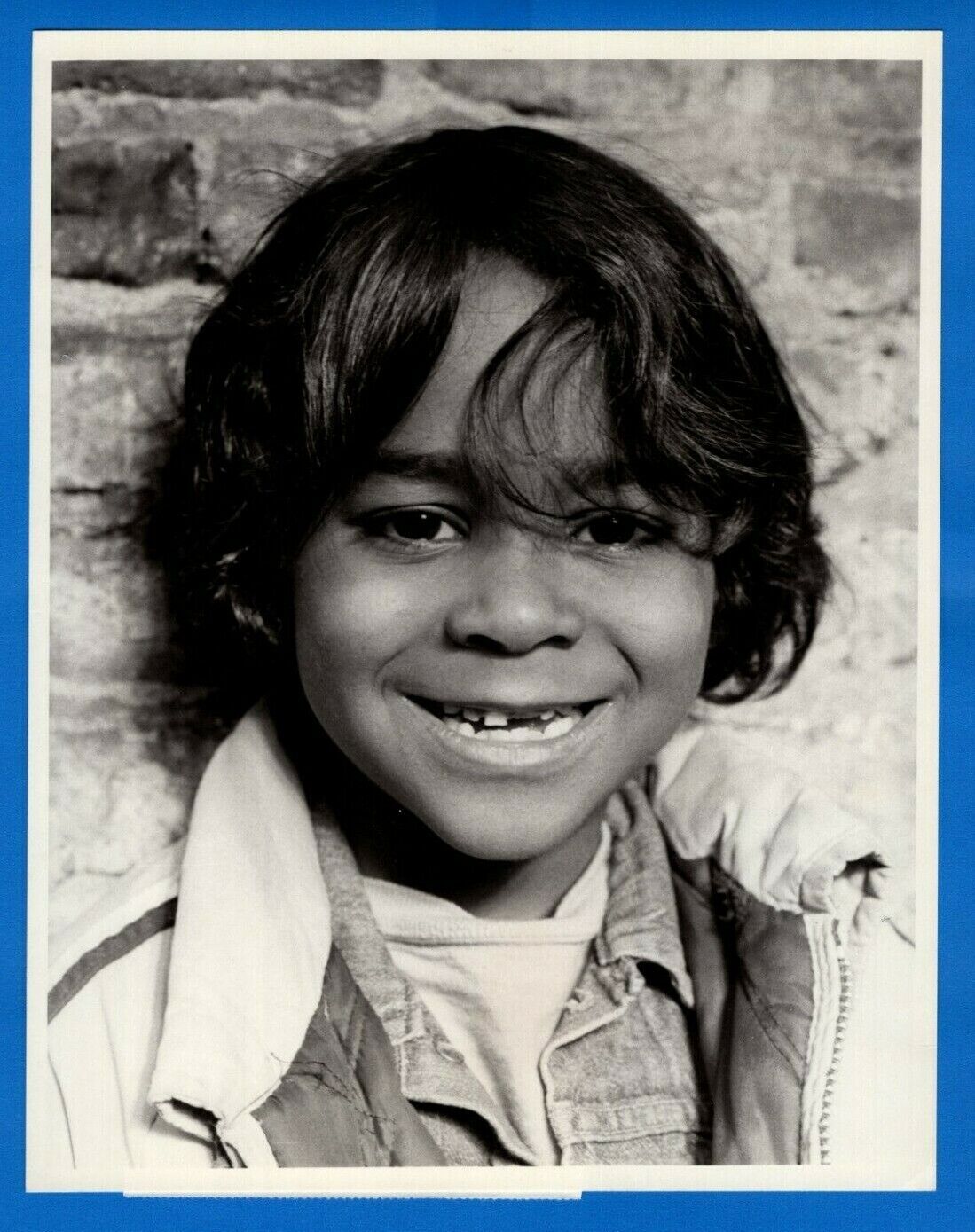 STEVEN DENNIS VASQUEZ Actor Vintage 7x9 Promo Press News Photo Poster painting 1975 POPI