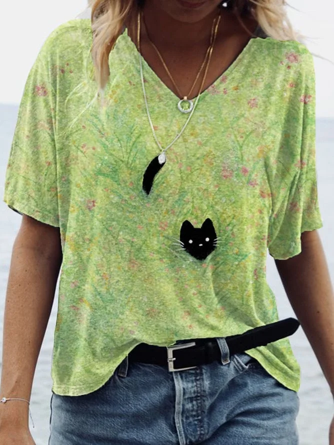 Women's Roaming Cat Floral Print V-Neck Tee