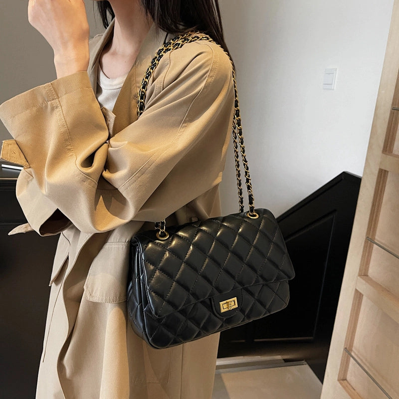 Women’s Medium Pu Leather Solid Color Elegant Streetwear Square Lock Clasp Shoulder Bag