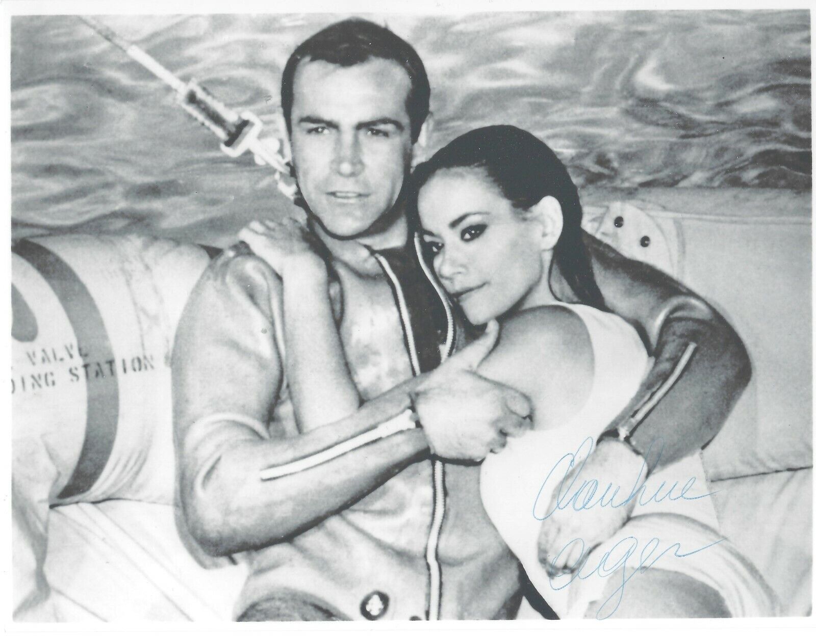 CLAUDINE AUGER SIGNED JAMES BOND 8x10 Photo Poster painting 2 - UACC & AFTAL RD 007 AUTOGRAPH