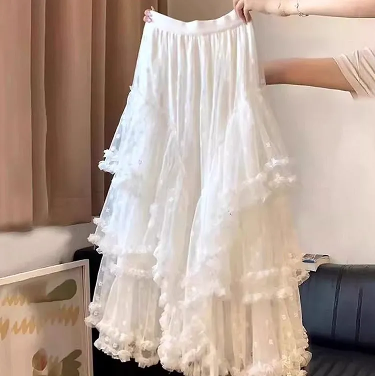 White Lace Trimmed Tulle Skirt Sweet and Elegant Design for Spring Summer