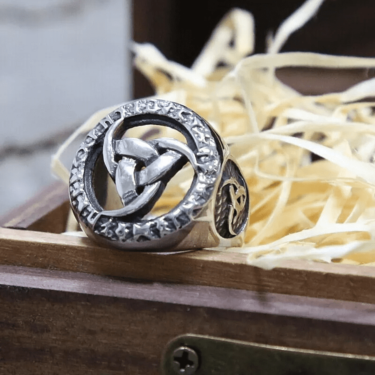 Coutureaura Triple Horn of Odin Ring