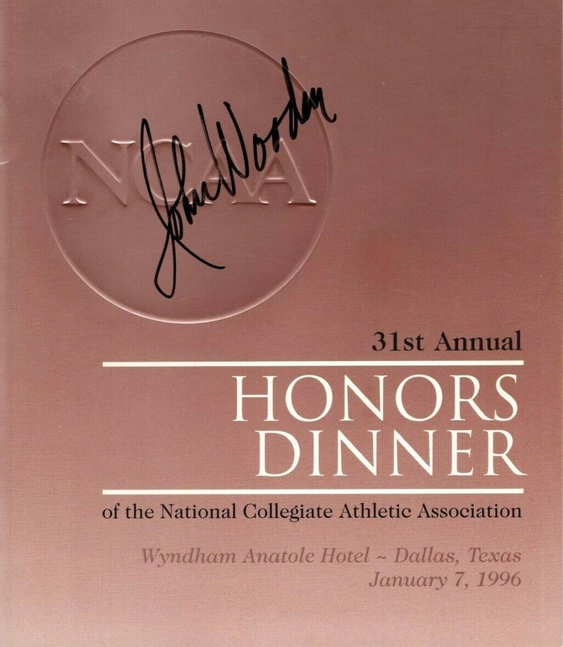 John wooden autographed ucla basketball coach 1996 ncaa honors dinner program