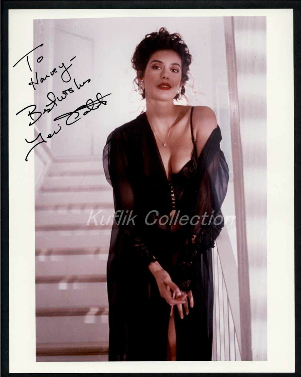 Teri Hatcher - Signed Autograph Color 8x10 Photo Poster painting - Desperate Housewives