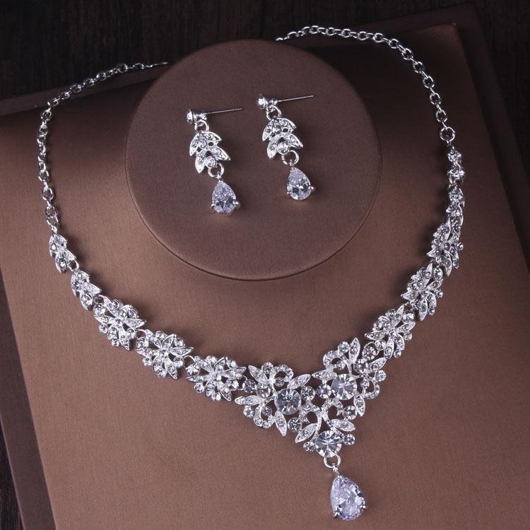 Gorgeous Silver Color Crystal Bridal Jewelry Set